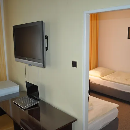 ホテル スヴォルノスト 3*