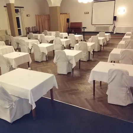 スヴォルノスト 3* プラハ